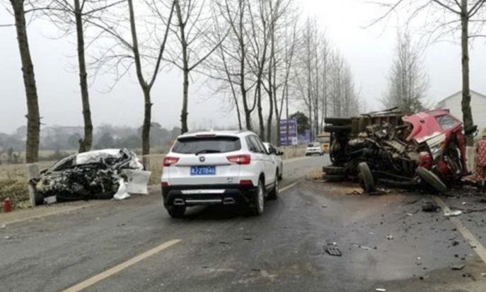 TQ: Vừa cướp ô tô được 10 phút thì gặp nghiệp chướng thảm khốc