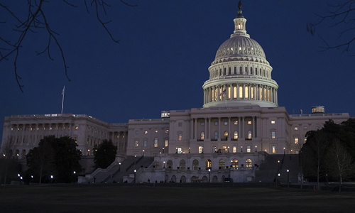 Nỗ lực cứu chính phủ khỏi đóng cửa bất thành của Trump