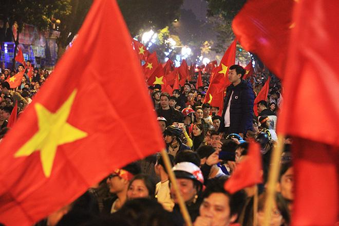 Cô gái trẻ khỏa thân ăn mừng U23 Việt Nam chiến thắng gây phẫn nộ