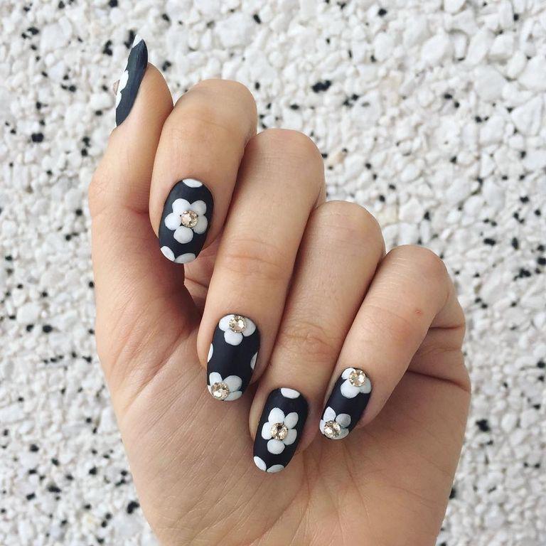 Top 3 mẫu nail xinh nhất cho tết này nếu các nàng đã chán màu đỏ!