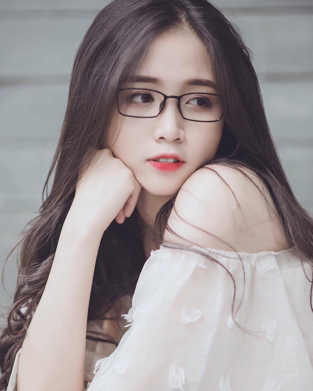 Không thể rời mắt trước nữ sinh 2000 đến từ Đắk Lắk vì xinh đến rụng rời Không thể rời mắt trước nữ sinh 2000 đến từ Đắk Lắk vì xinh đến rụng rời