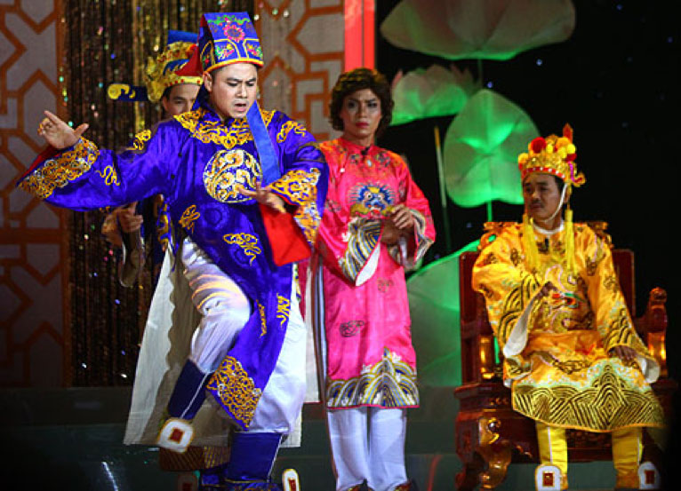 Mang lại tiếng cười cho khán giả nhưng trong hành trình 15 năm, Táo Quân cũng không ít lần vướng phải những lùm xùm