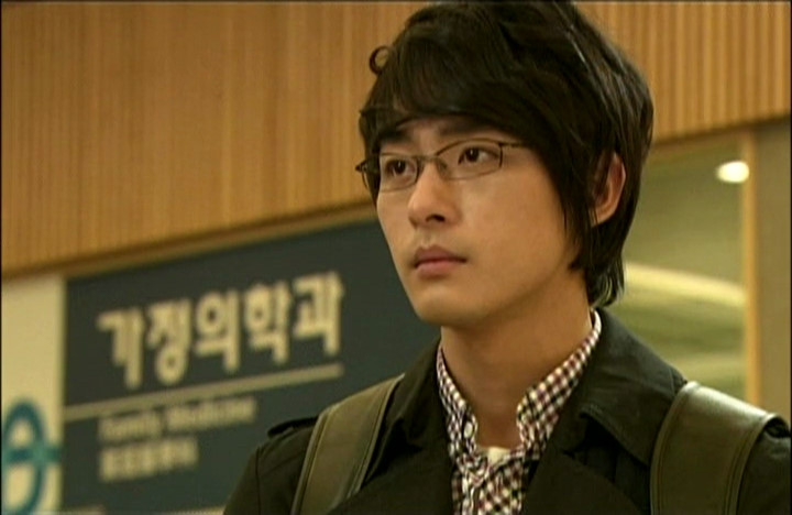 10 năm sự nghiệp mờ nhạt của em trai Ha Ji Won trước khi tự tử