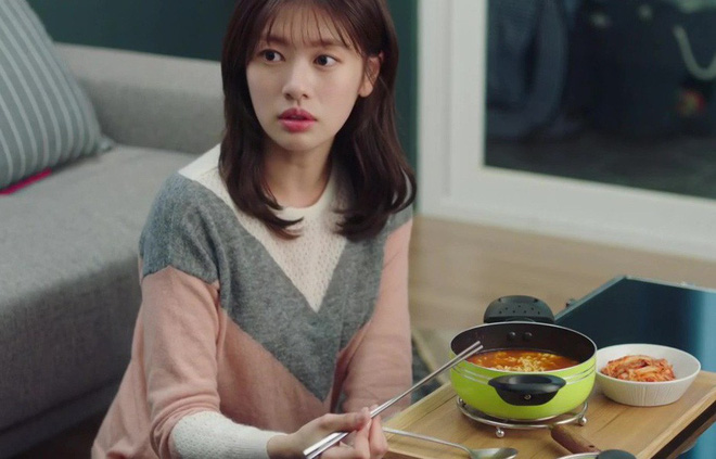 Kế hoạch ngụy trang ngoại tình của vợ khiến chồng câm nín