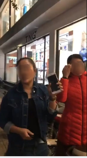 Người phụ nữ bị bắt quả tang tại trận khi ăn trộm điện thoại ở Thái Nguyên