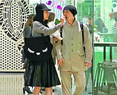Trương Vệ Kiện: Cả đời không con cái và tình vợ chồng khiến công chúng ngưỡng mộ Trương Vệ Kiện: Cả đời không con cái và tình vợ chồng khiến công chúng ngưỡng mộ