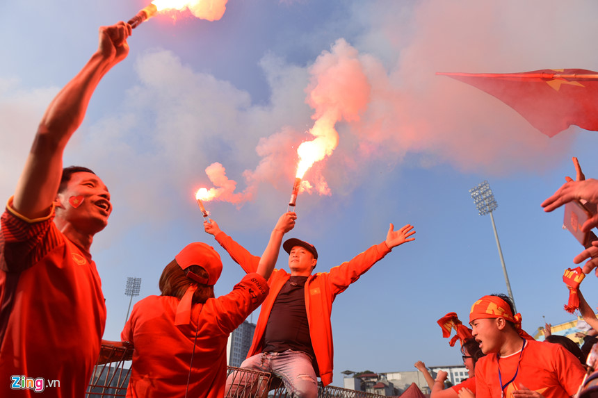 Khóc òa sung sướng trong trận thắng khó tin trước U23 Qatar