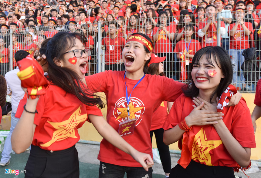 Khóc òa sung sướng trong trận thắng khó tin trước U23 Qatar