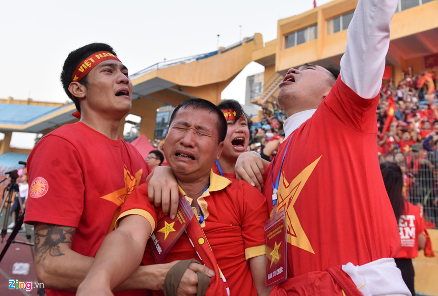 Khóc òa sung sướng trong trận thắng khó tin trước U23 Qatar Khóc òa sung sướng trong trận thắng khó tin trước U23 Qatar
