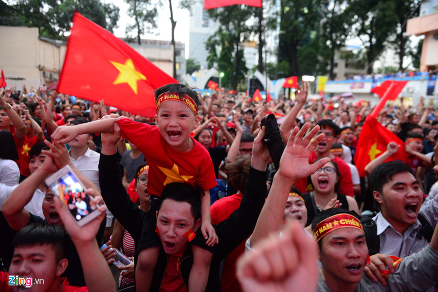 Khóc òa sung sướng trong trận thắng khó tin trước U23 Qatar