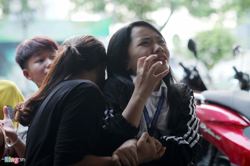 Khóc òa sung sướng trong trận thắng khó tin trước U23 Qatar