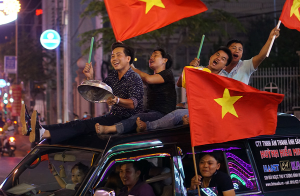 Việt Nam chấn động khi đội bóng U23 vào chung kết giải châu Á Việt Nam chấn động khi đội bóng U23 vào chung kết giải châu Á