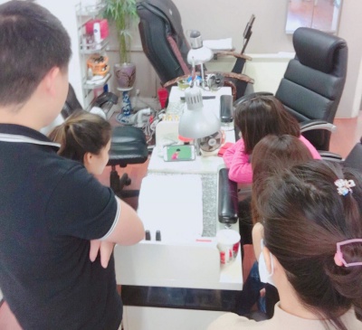 Fan Việt ở nước ngoài vỡ oà vì chiến thắng của U23 Việt Nam