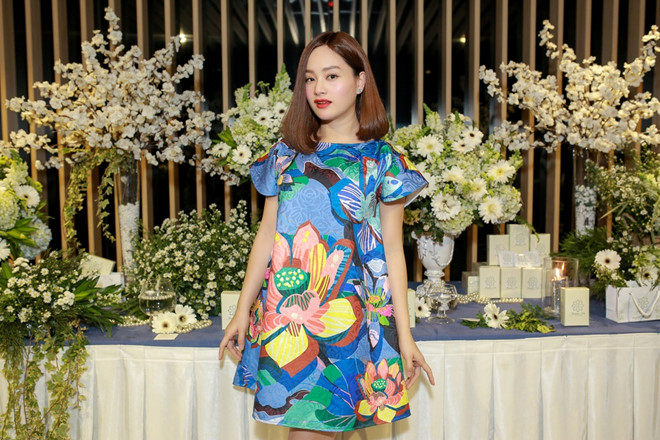 Lan Phương mang thai 5 tháng với bạn trai Tây