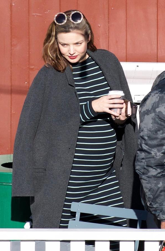 Miranda Kerr béo hai cằm khi mang thai