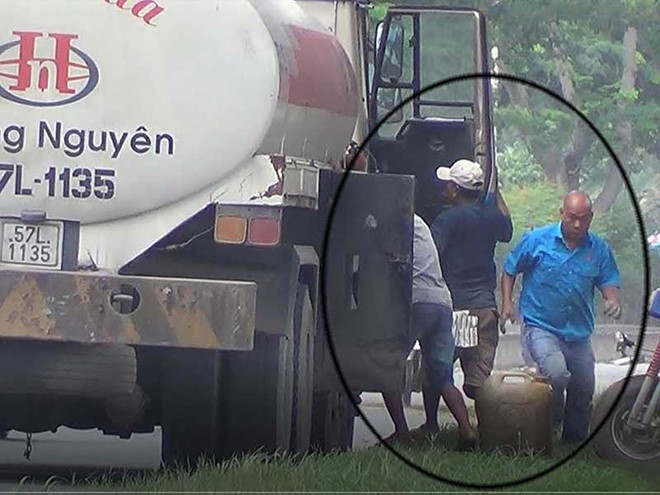 Đề nghị truy tố nhóm trộm dầu máy bay