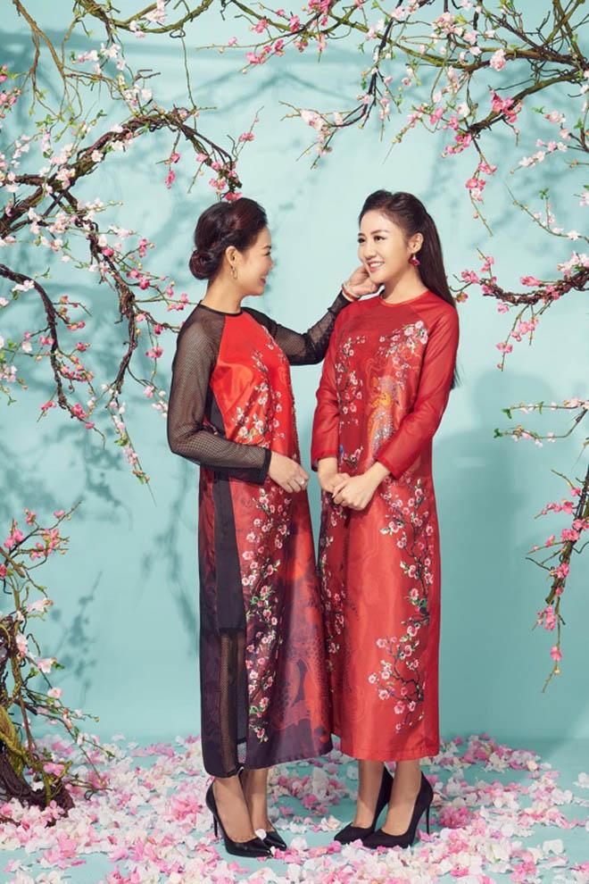 Văn Mai Hương khoe mẹ trẻ và xinh như thể chị gái