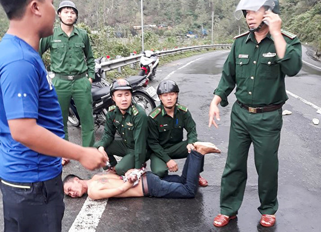 Dùng xe con truy đuổi kẻ trộm xe máy