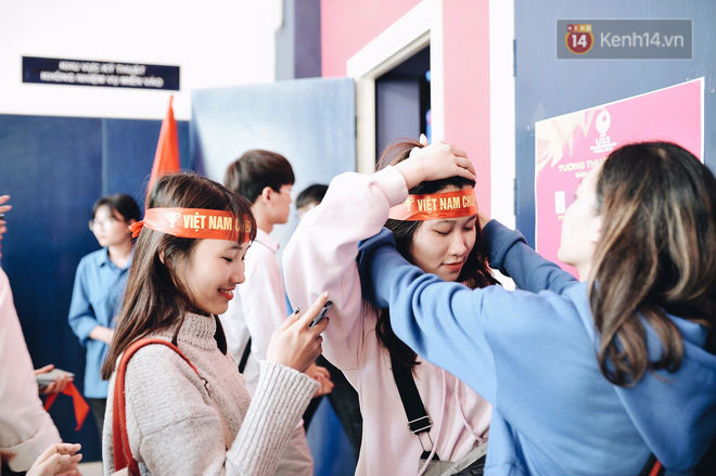 Không khí hừng hực khắp cả nước, tất cả một lòng cổ vũ đội tuyển U23 Việt Nam trước trận bán kết lịch sử với Qatar