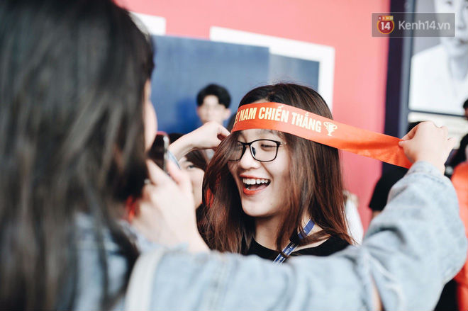 Không khí hừng hực khắp cả nước, tất cả một lòng cổ vũ đội tuyển U23 Việt Nam trước trận bán kết lịch sử với Qatar