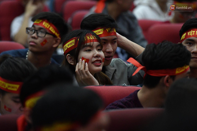 Không khí hừng hực khắp cả nước, tất cả một lòng cổ vũ đội tuyển U23 Việt Nam trước trận bán kết lịch sử với Qatar