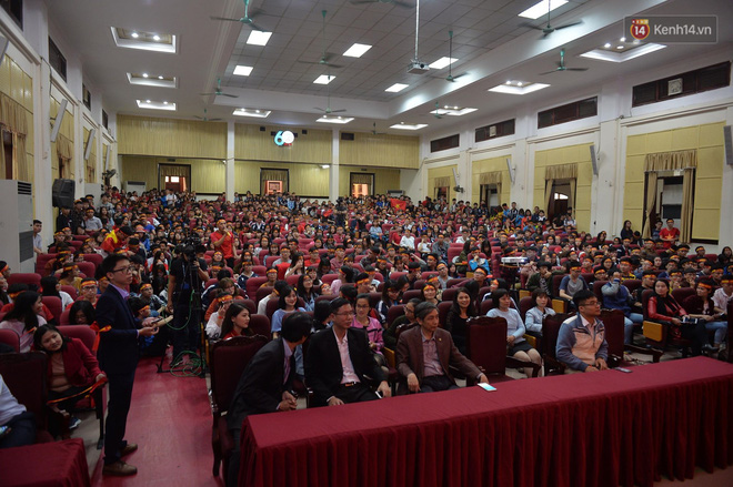 Không khí hừng hực khắp cả nước, tất cả một lòng cổ vũ đội tuyển U23 Việt Nam trước trận bán kết lịch sử với Qatar