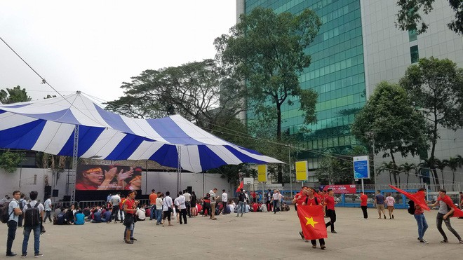 Không khí hừng hực khắp cả nước, tất cả một lòng cổ vũ đội tuyển U23 Việt Nam trước trận bán kết lịch sử với Qatar