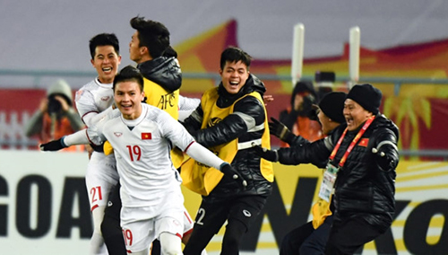 Chàng trai Việt ở Mỹ phấn khích vì U23 khiến hàng xóm gọi cảnh sát