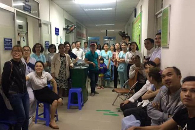 Bà bầu vừa chờ đẻ, vừa quẩy hết mình trong trận bán kết của U23 Việt Nam