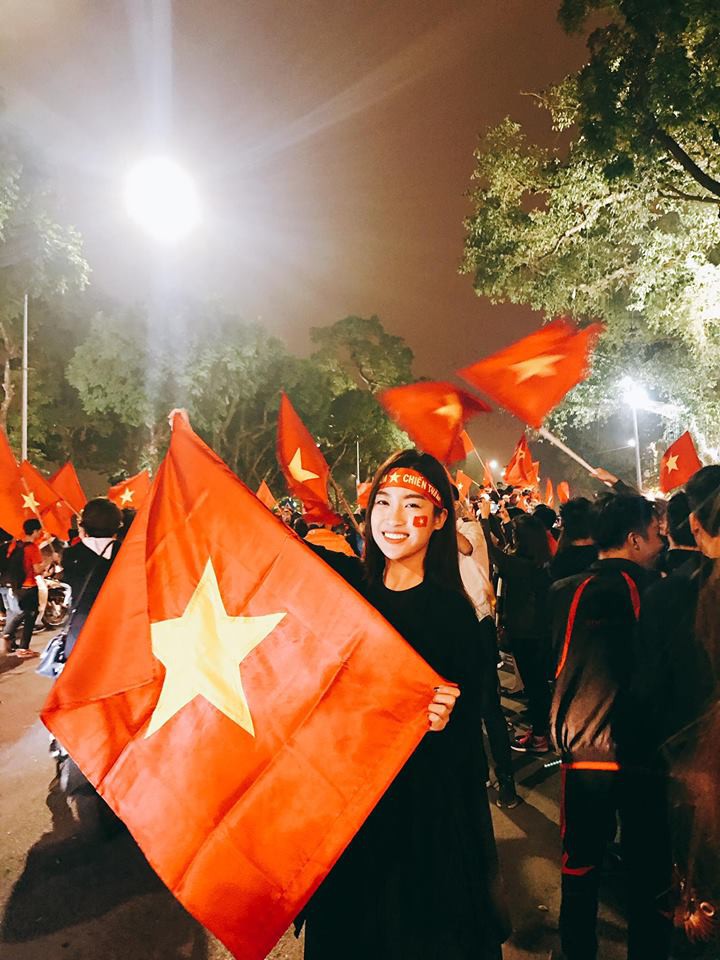 Đều được Bùi Tiến Dũng nhiệt tình nhận thính, ai sẽ là cô gái ghi bàn thành công vào trái tim danh thủ? Đều được Bùi Tiến Dũng nhiệt tình nhận thính, ai sẽ là cô gái ghi bàn thành công vào trái tim danh thủ?