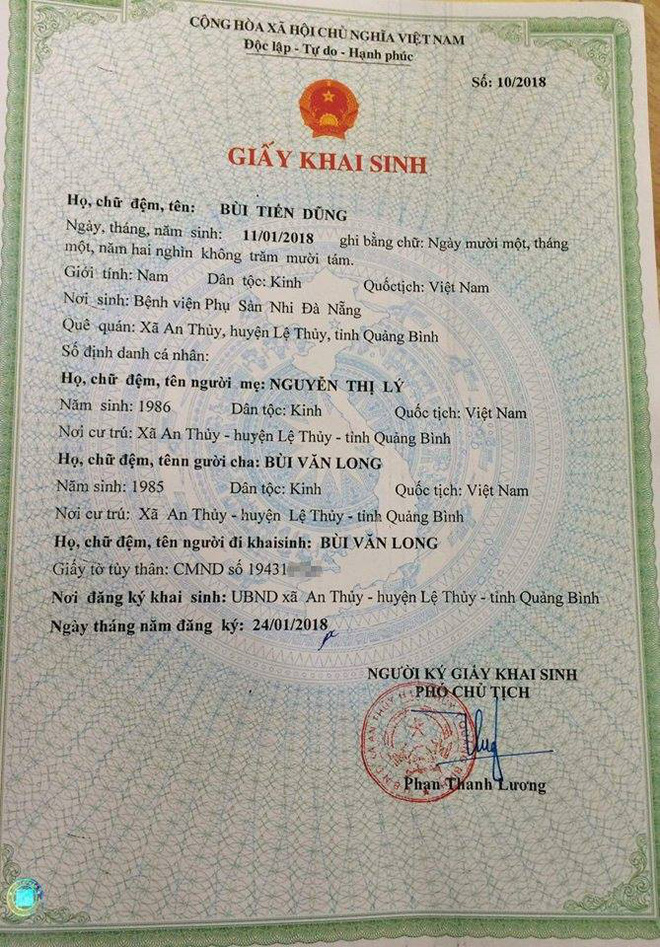 Không chỉ là phong trào, một ông bố đã làm giấy khai sinh tên Bùi Tiến Dũng cho con trai!
