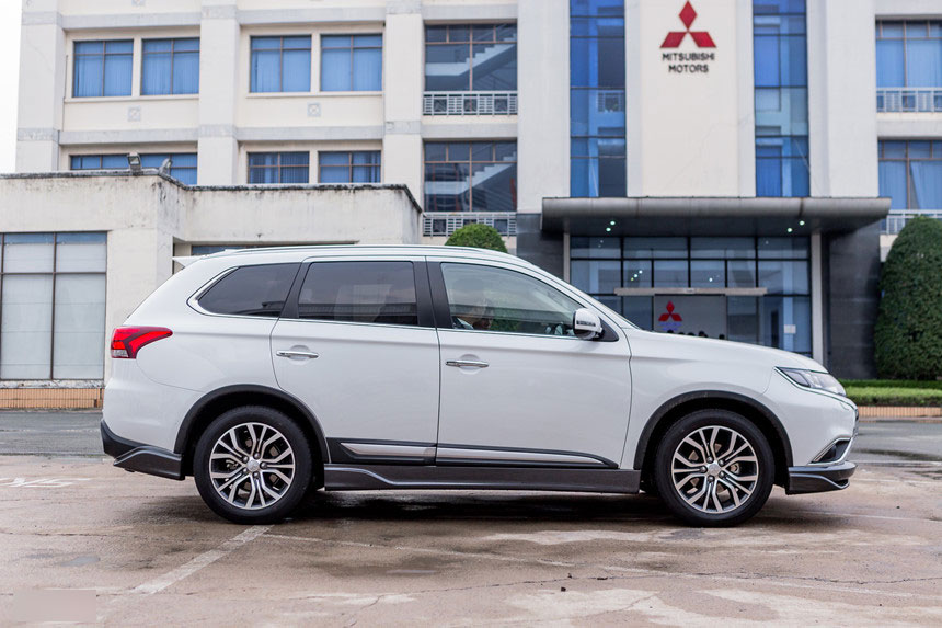 Mitsubishi Outlander lắp ráp thêm trang bị, giảm giá gần 200 triệu
