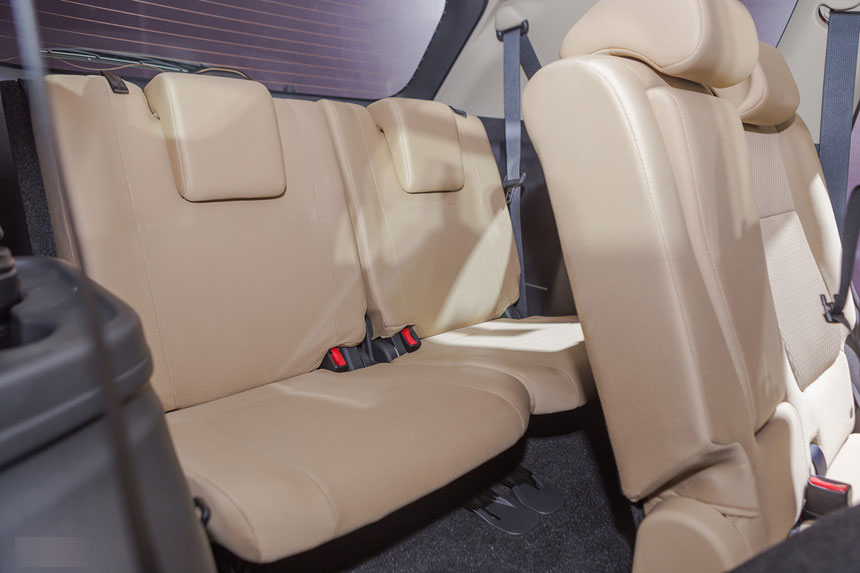 Mitsubishi Outlander lắp ráp thêm trang bị, giảm giá gần 200 triệu