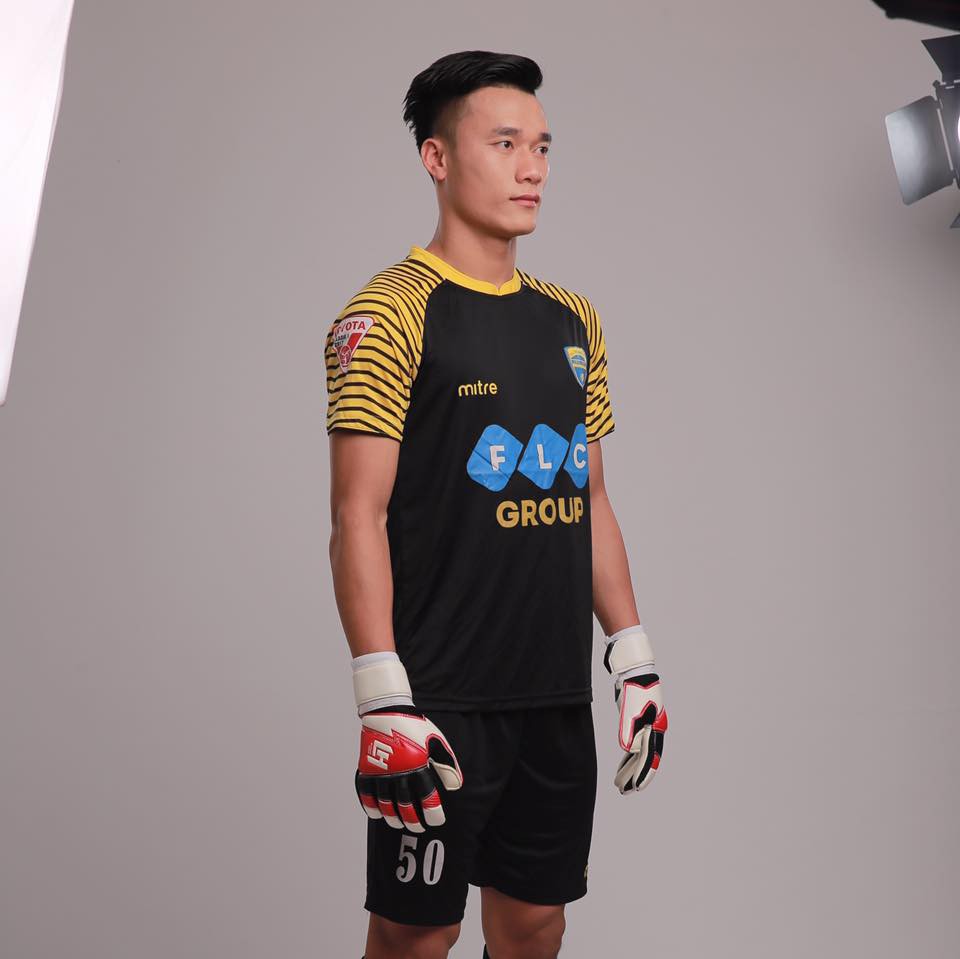 Có 1 tấm hình của Bùi Tiến Dũng đang khiến chị em đảo điên và lao vào nhận vơ