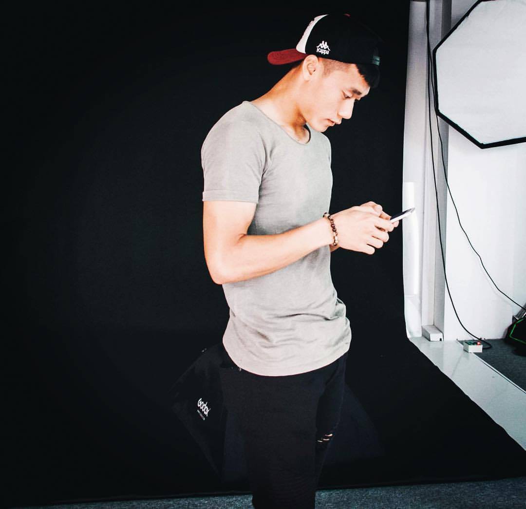 Có 1 tấm hình của Bùi Tiến Dũng đang khiến chị em đảo điên và lao vào nhận vơ