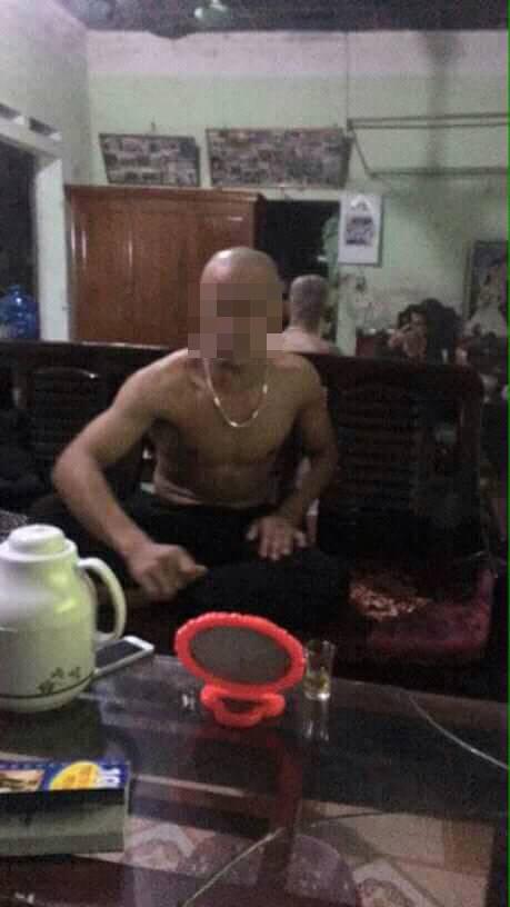 Dở khóc dở cười với lời nói là làm mừng U23 Việt Nam: Cạo đầu, khỏa thân, đập ti vi