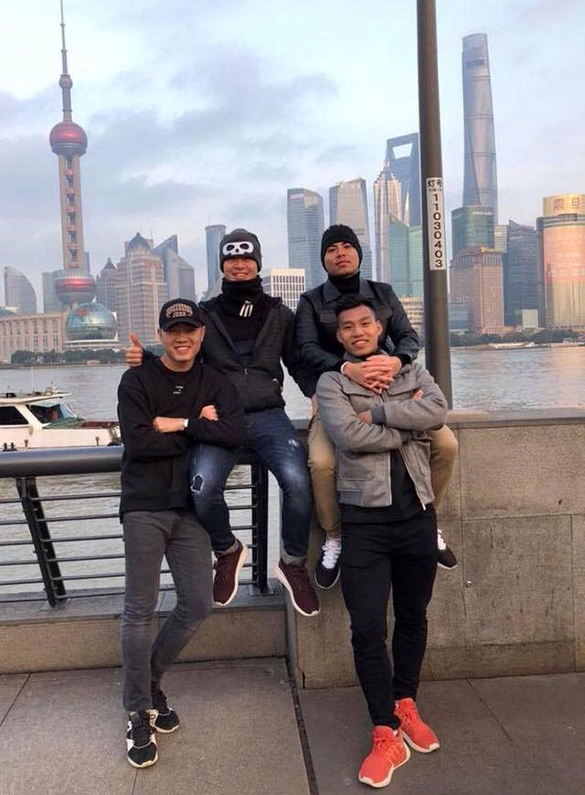 Trào lưu chế ảnh, bắt chước dáng ăn mừng của Văn Thanh U23 Việt Nam