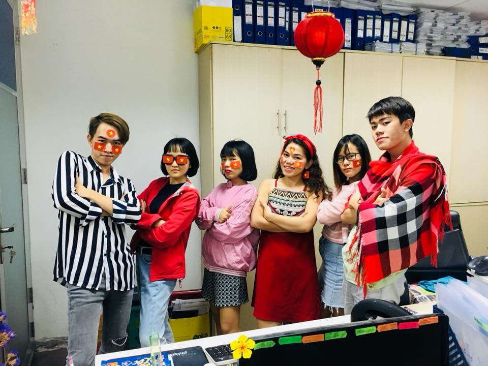 Trào lưu chế ảnh, bắt chước dáng ăn mừng của Văn Thanh U23 Việt Nam