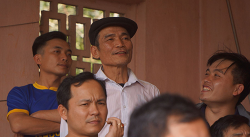 Bố mẹ Quang Hải, Tiến Dũng hủy đi Trung Quốc vào phút chót