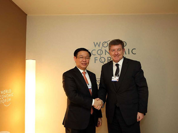 Phó thủ tướng: Đẩy mạnh xã hội hóa giáo dục, y tế