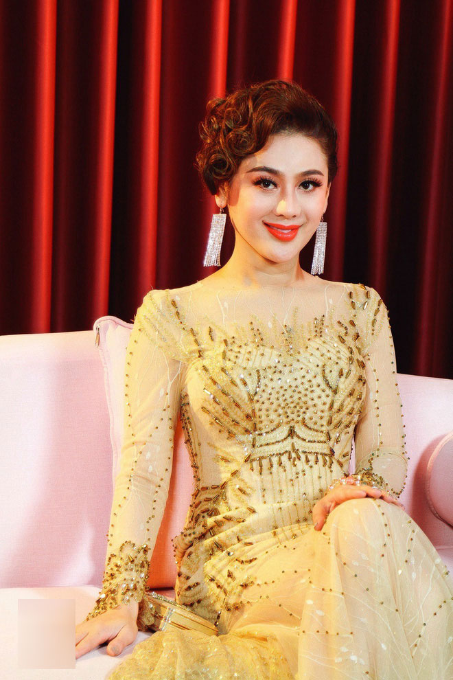 Lâm Khánh Chi vô tư kể chuyện từng yêu Quý Bình cách đây 2 năm trước mặt chồng trẻ điển trai Lâm Khánh Chi vô tư kể chuyện từng yêu Quý Bình cách đây 2 năm trước mặt chồng trẻ điển trai
