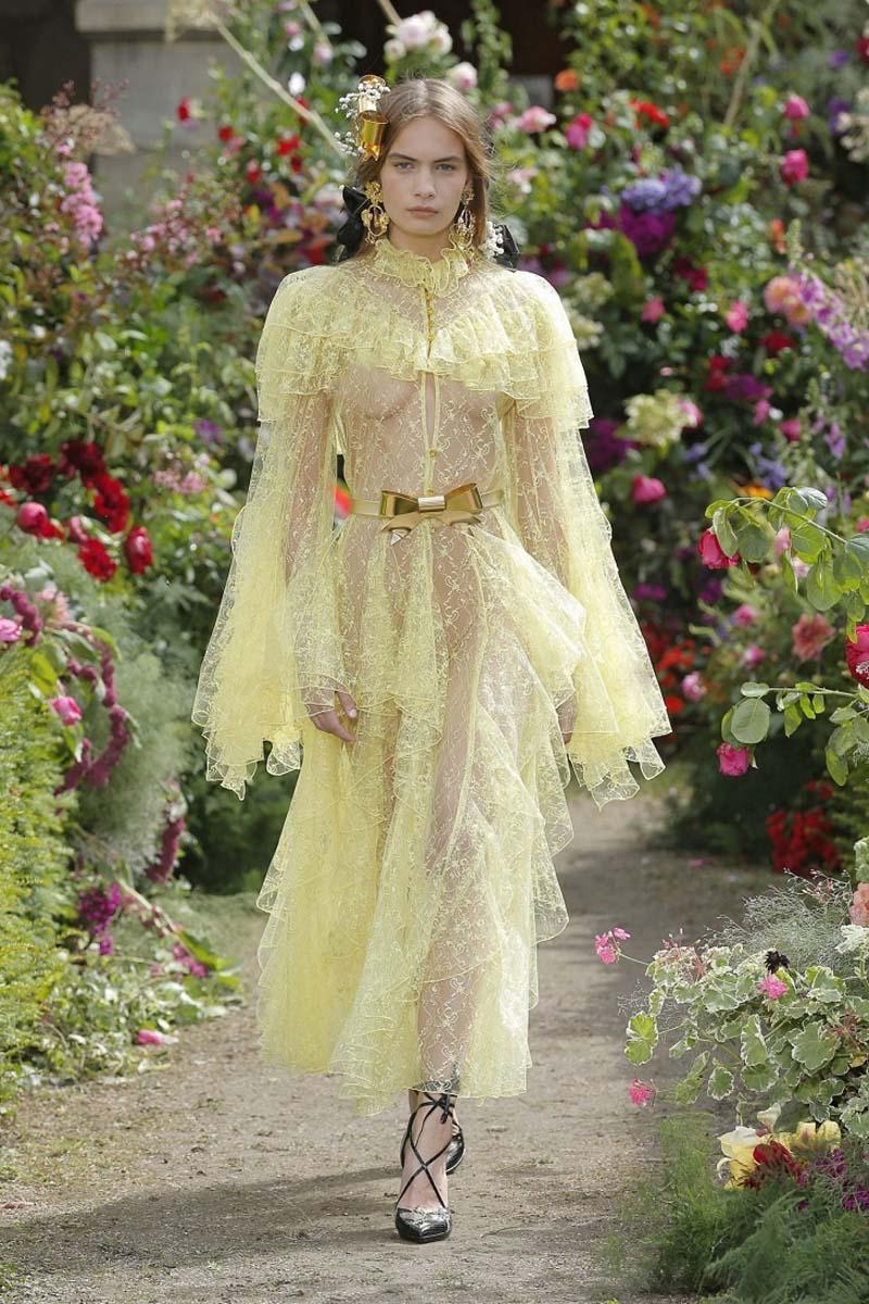 Gam màu tôn da, nịnh dáng này sẽ thống trị tủ đồ của nhiều cô gái!