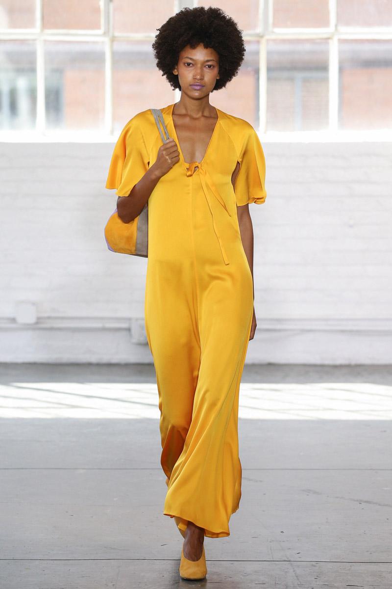 Gam màu tôn da, nịnh dáng này sẽ thống trị tủ đồ của nhiều cô gái!