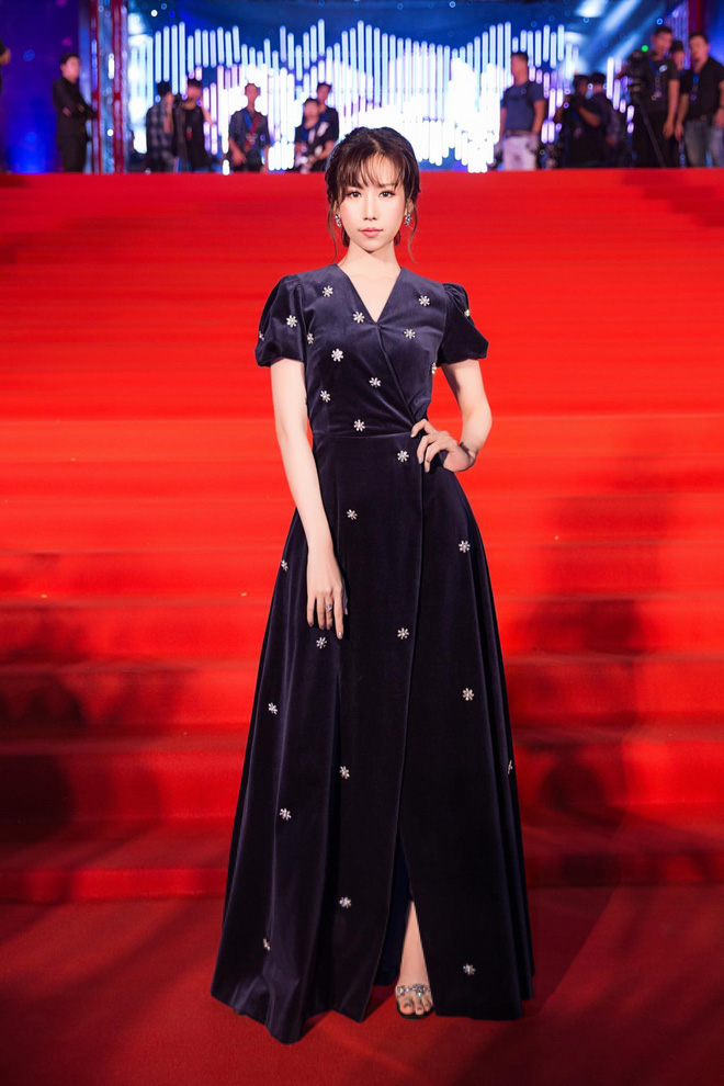 Min cực chịu chơi khi bỏ 50 triệu VNĐ để sở hữu mẫu đầm từng được Song Hye Kyo diện chụp ảnh cưới