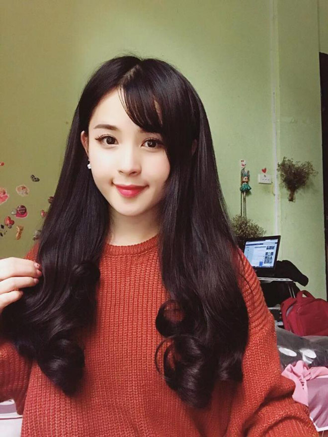 Dàn WAGs gợi cảm thế này cũng không khiến cầu thủ U23 run chân