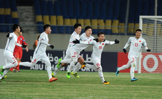 Bố mẹ Quang Hải mong giới truyền thông nương tay với con mình