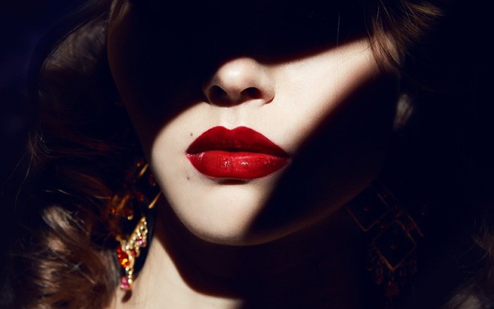 Phụ nữ đừng níu kéo những người đàn ông bội bạc không trọng tình yêu