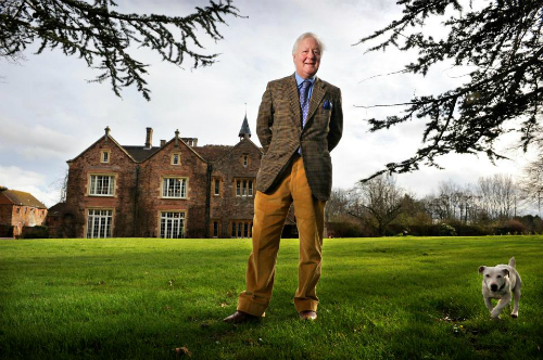 Tiêu chuẩn kén vợ của triệu phú 70 tuổi khiến nhiều người cười thầm