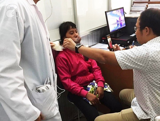 Xót lòng thiếu nữ 15 tuổi mang ngón tay trên miệng, bỏ học vì bạn bè trêu chọc