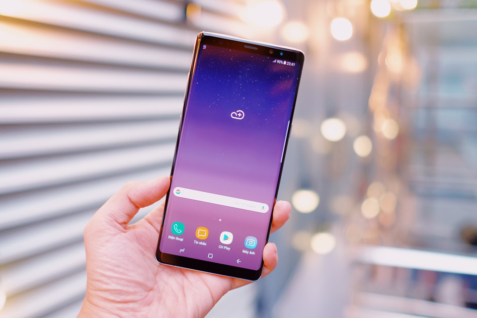 Galaxy Note 8 tím khói: Đẹp như phụ kiện thời trang
